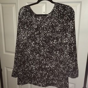 VINCE CAMUTO black and white blouse size 1x
